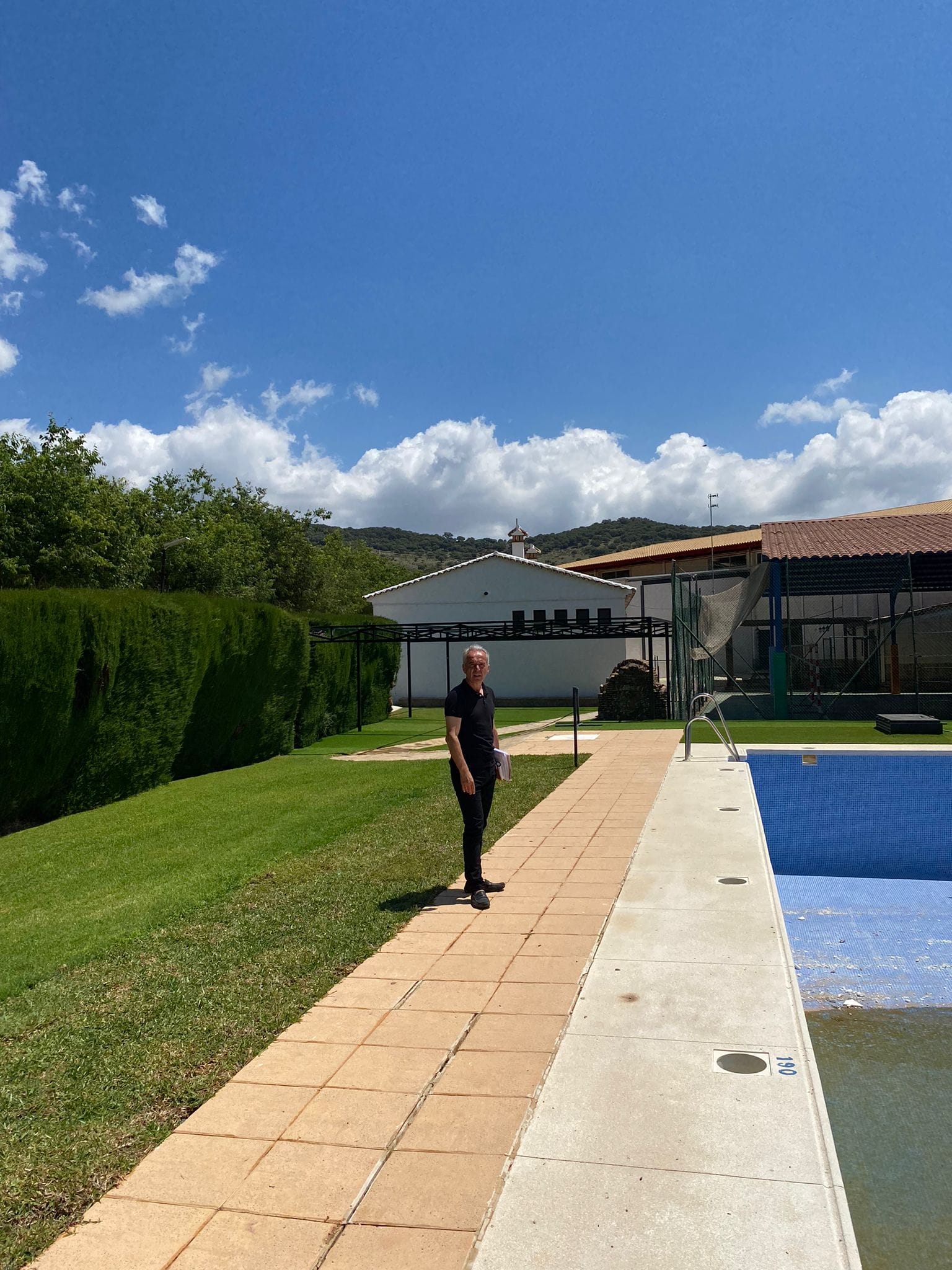 AYUNTAMIENTO PREPARA LA APERTURA DE LA PISCINA MUNICIPAL, LOS CURSOS DE NATACIÓN Y EL CAMPUS DE VERANO.