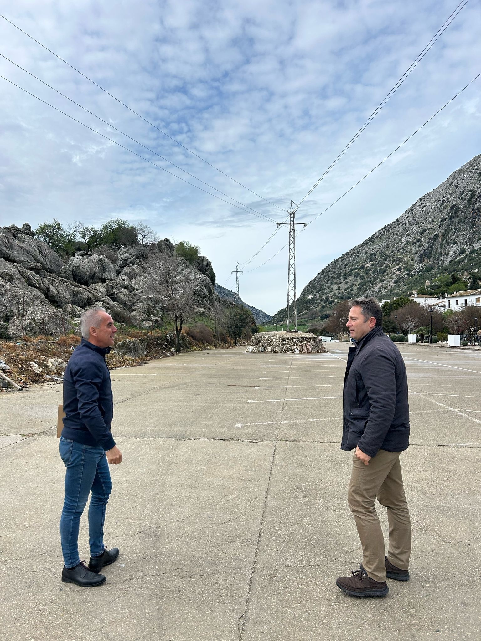 ELIMINACIÓN DE CABLES DE ALTA TENSIÓN EN VILLALUENGA