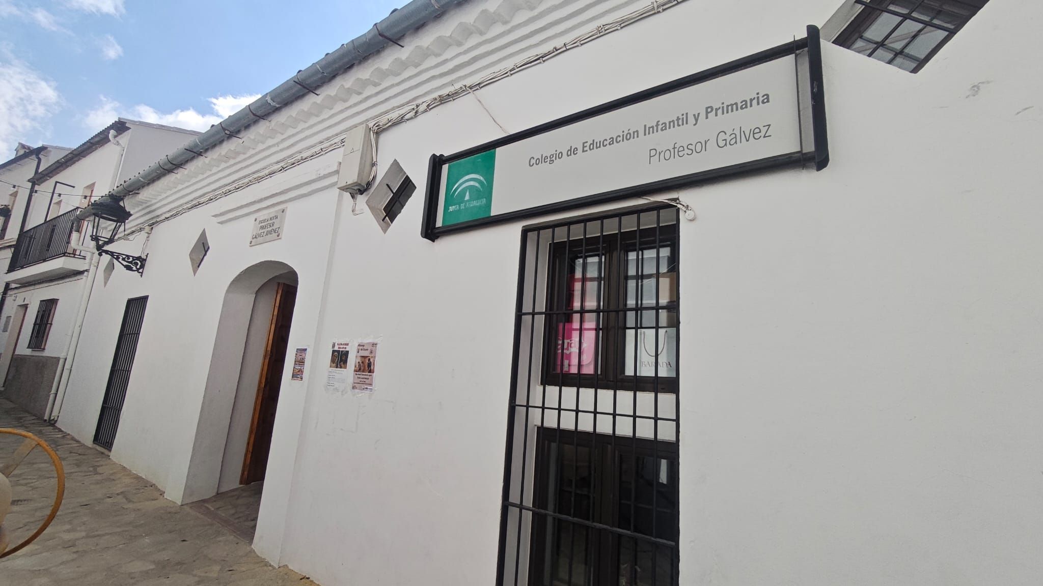 ÉXITO PARA LA COMUNIDAD EDUCATIVA DE VILLALUENGA: NO HABRÁ RECORTES