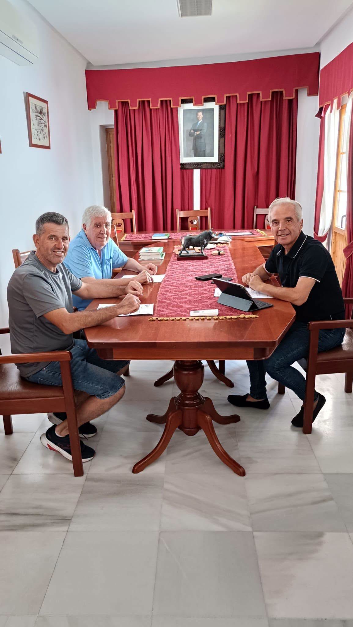 REUNIÓN EN EL AYUNTAMIENTO PARA ULTIMAR LOS PREPARATIVOS DE LA GRAN CORRIDA DE TOROS DEL 6 DE SEPTIEMBRE DE 2026