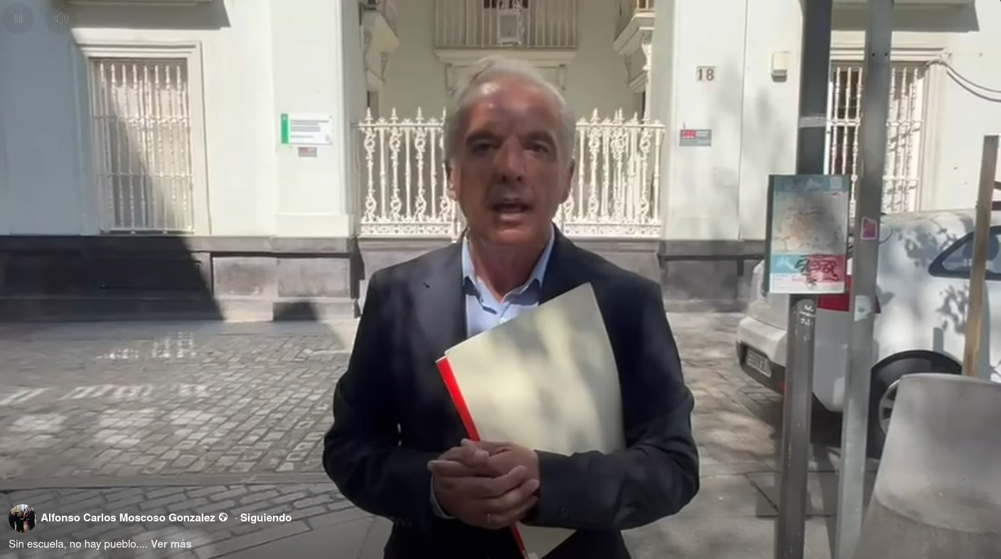 VILLALUENGA DEL ROSARIO DICE NO A LA REDUCCIÓN DE AULAS EN SU COLEGIO PÚBLICO