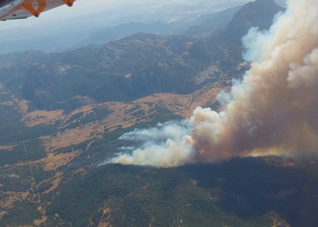 EL AYUNTAMIENTO DE VILLALUENGA DEL ROSARIO EXPRESA SU APOYO ANTE EL INCENDIO DE GRAZALEMA
