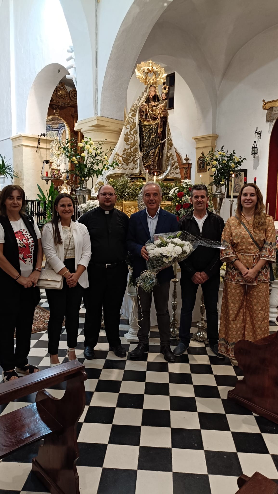 OFRENDA DEL AYUNTAMIENTO DE VILLALUENGA A NUESTRA PATRONA